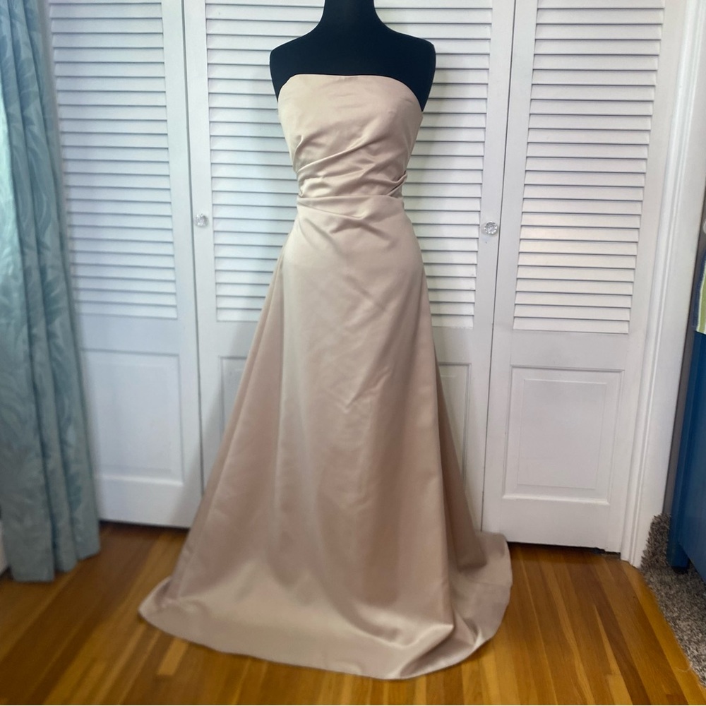 Elegant Champagne Strapless Evening Gown with Matching Wrap | Size 10